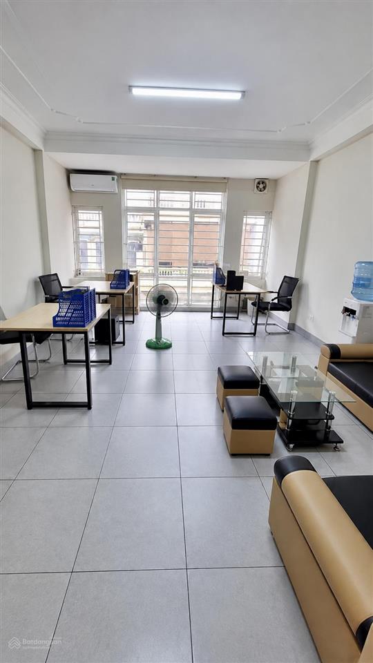 Cho thuê văn phòng 60m2 giá 7.6 triệu phố bùi huy bích  hoàng mai