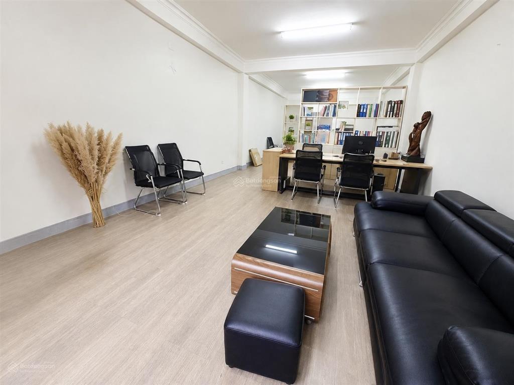 Cho thuê văn phòng 60m2 giá 7.6 triệu phố bùi huy bích  hoàng mai