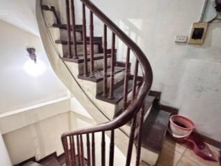 Bán nhà nguyễn khang 5t 8ngủ ngõ nông. dân xây kcbt chắc chắn. chủ mới sơn lại ở luôn.