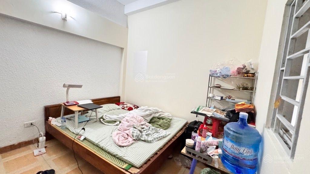 Bán nhà nguyễn khang 5t 8 ngủ ngõ nông. dân xây kcbt chắc chắn. chủ mới sơn lại ở luôn