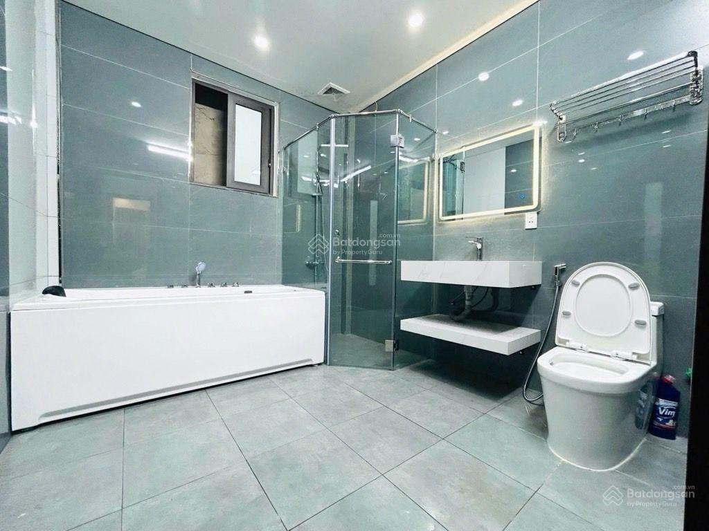 Nhà mới yên hoà ở ngay 32m2. full nt 4pn. ngõ ô tô 20m ra mặt phố. khu p/lô cán bộ.