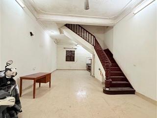 Bán nhà mặt phố trung kính, 48m2 x 6t vỉa hè đá bóng. kd mọi loại hình. khu sầm uất ô tô đỗ.