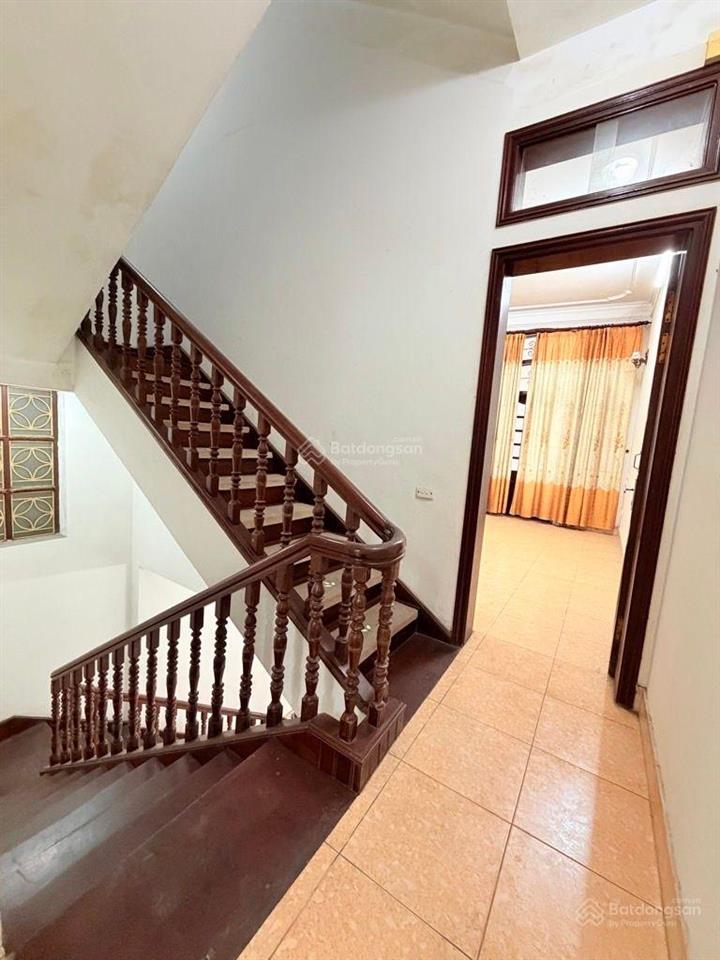 Bán nhà mặt phố trung kính, 48m2 x 6t vỉa hè đá bóng. kd mọi loại hình. khu sầm uất ô tô đỗ.