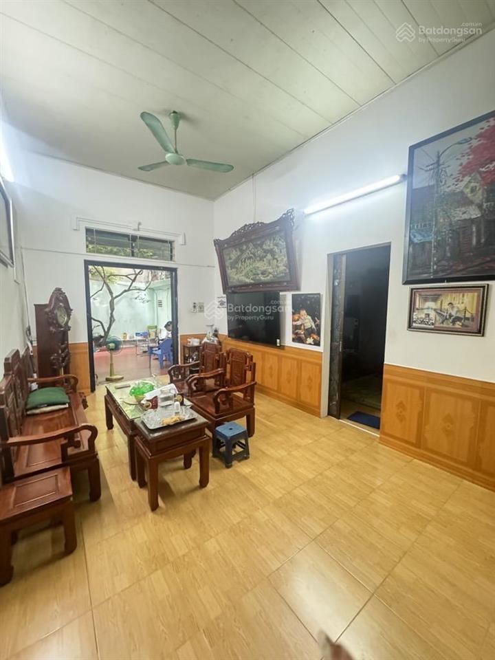Thửa đất đẹp nguyễn khang 37m2 x mt4m xây gì cũng đẹp. ngõ rộng ô tô vào. cách mặt phố chỉ 20m.