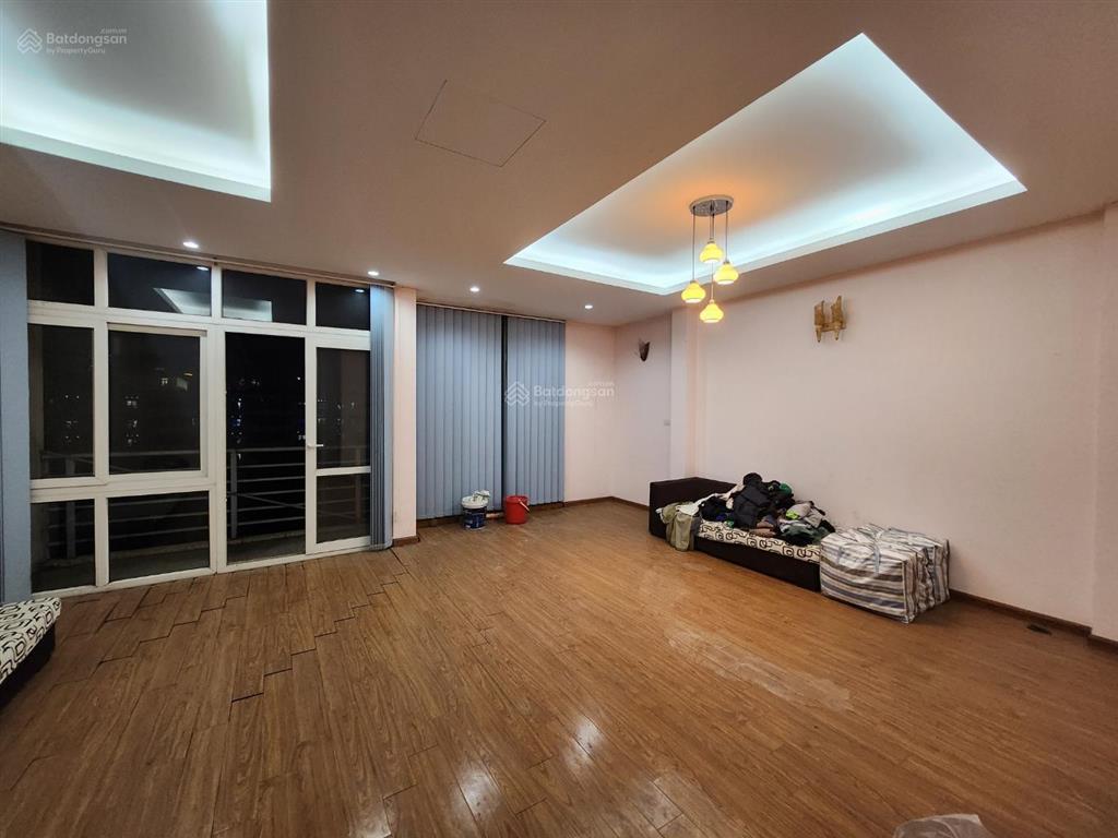 Bán toà nhà 5 tầng trung kính, tt cầu giấy, dtsd 90m2. trước nhà ô tô tránh dừng đỗ. kd cực đỉnh