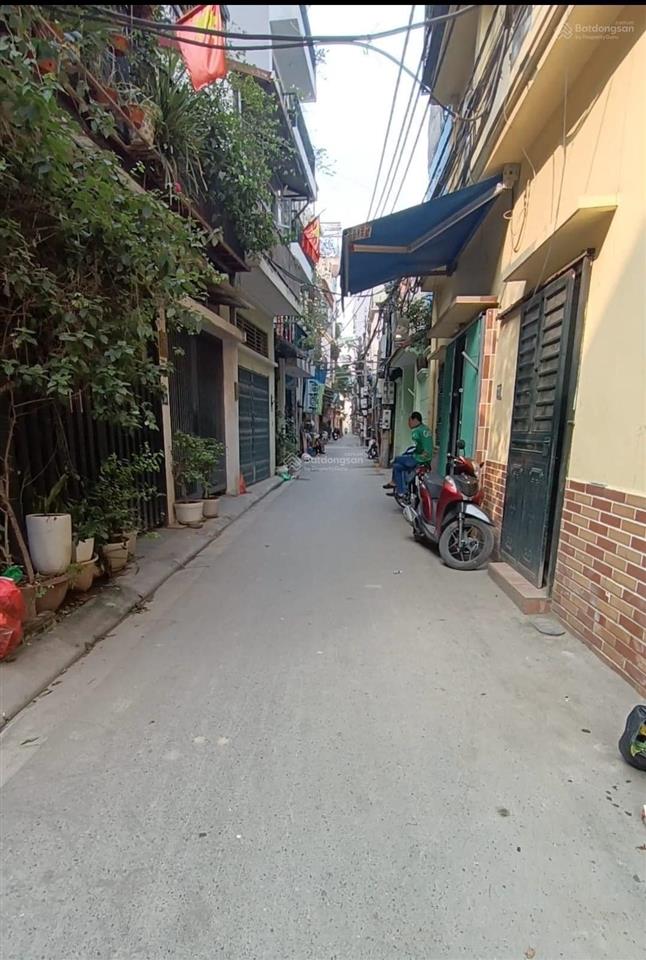 Giảm chào nguyễn khang. nhà 5 tầng dt 33m2 x 4pn. ngõ rộng, nông, thông. 0965 525 ***