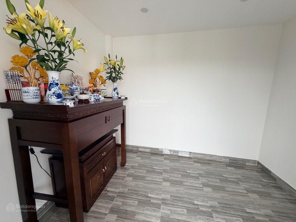 Bán nhanh nhà đẹp 5 tầng thạch bàn, long biên, sân riêng, ô tô đỗ cổng, nhỉnh 6 tỷ