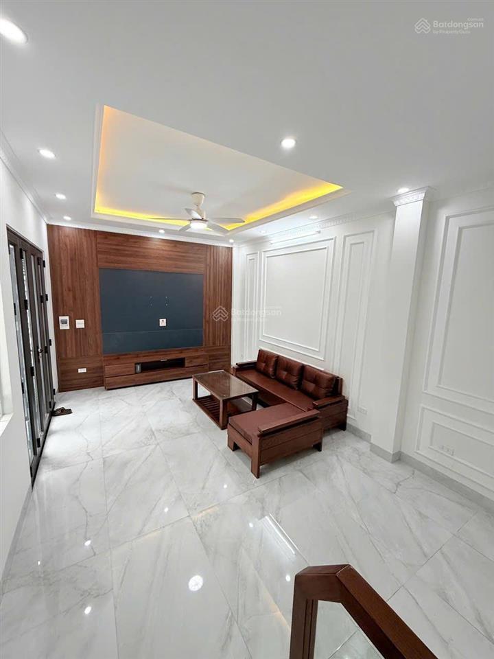 Giá tốt. bán nhanh nhà việt hưng, long biên, 6 tầng, ngõ qua cổng thông
