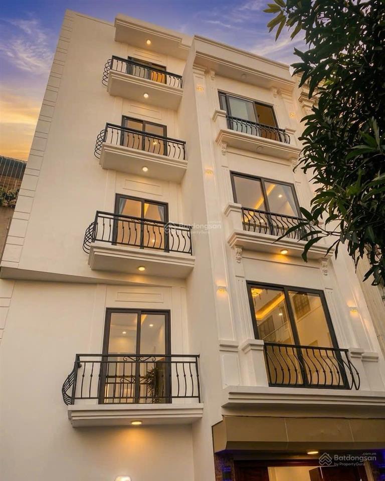 Giá tốt. thang máy. bán nhanh nhà 06 tầng long biên, 50m, nhỉnh 8 tỷ, ô tô đỗ cửa