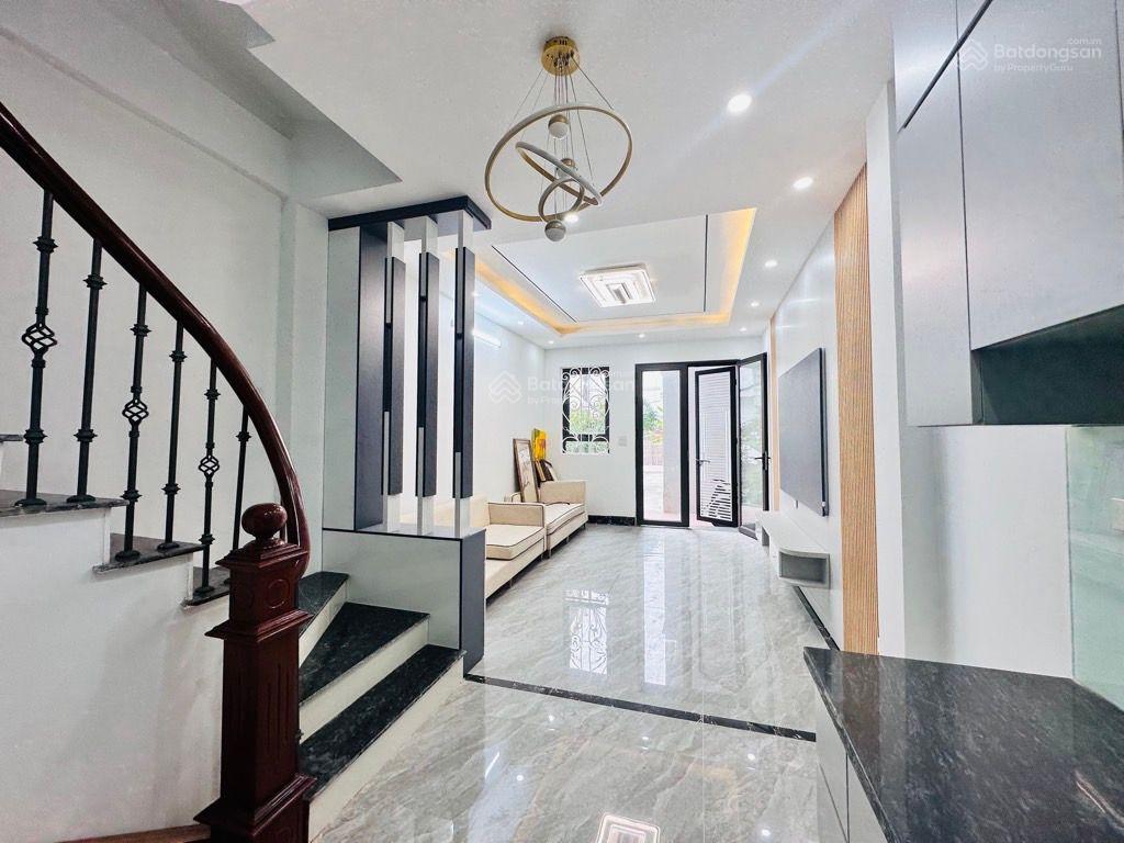 Bán nhanh nhà đẹp thạch bàn, long biên, 5 tầng, 31m, nhỉnh 6 tỷ