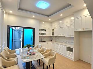 Giá tốt. 150tr/m có ngay nhà 4 tầng, 68m, ô tô đỗ cửa, 02 mặt thoáng thạch bàn, long biên