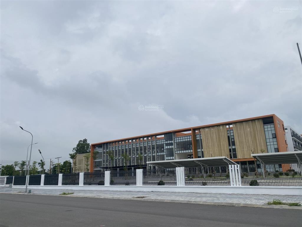 Giá đầu tư ~ 3 tỷ. lô góc 48m2, nở hậu, ngõ thông ô tô việt hùng, đông anh