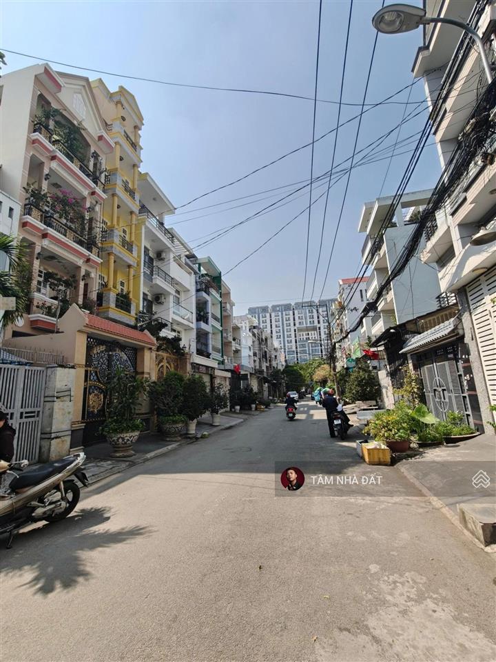 Đất chuẩn chỉnh  giá rẻ  ngang 5m dài 20m  khu đồng bộ thông thoáng giá 10 tỷ  0933 523 ***