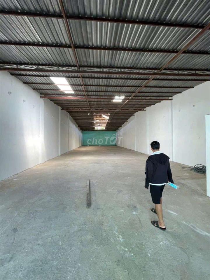 Cần Cho thuê xưởng xuân Thới sơn HM.DT 500m đường xe công giá 26 triệu