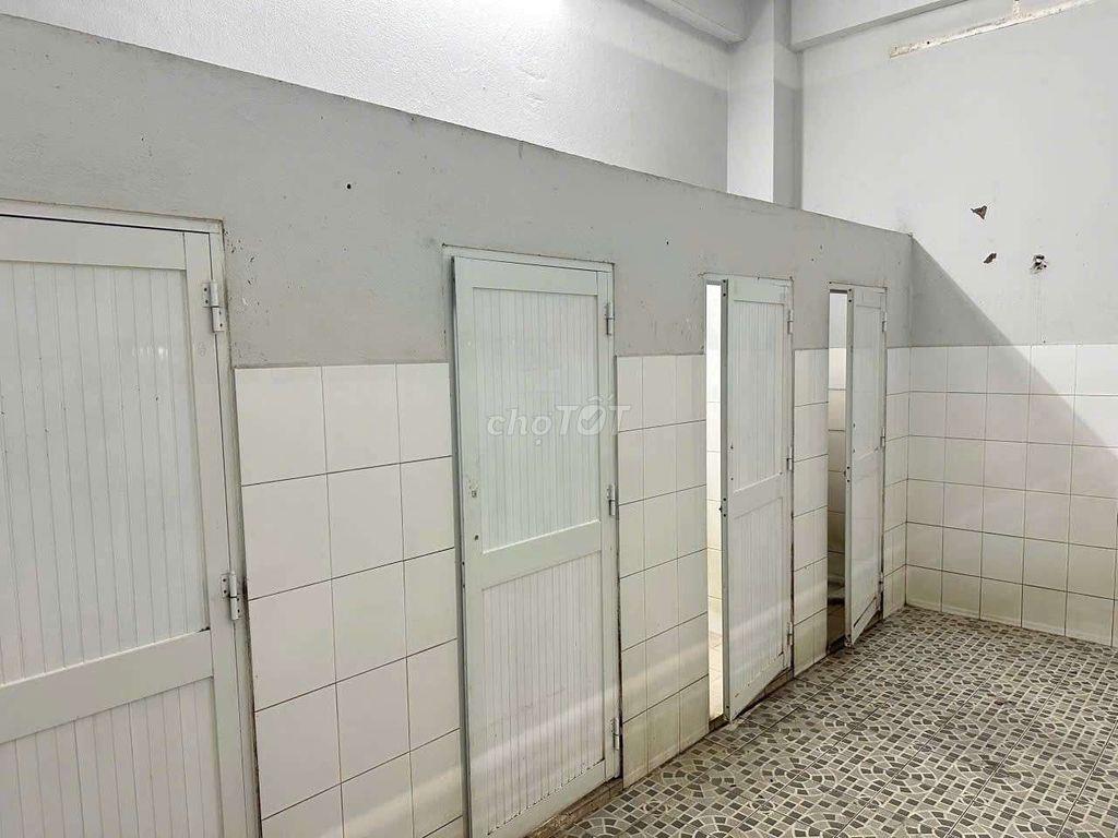 Cần Cho thuê xưởngTô ký HM.DT 15 x24 1 trệt 1Lầu. Sử dụng 660m. giá 42