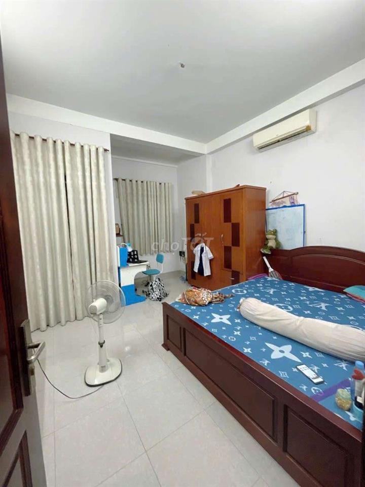 Cần bán nhà PTTN Q12 DT 4 x20 . kết cấu 1trêt 2lầu giá 6 tỷ 2 