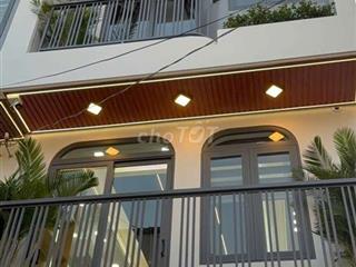 Cần Bán Gầp nhà PTTN Q12 DT4 x13,5 1 trệt 1 lửng 3Lầu 5PN 5Ws  giá7tỷ3