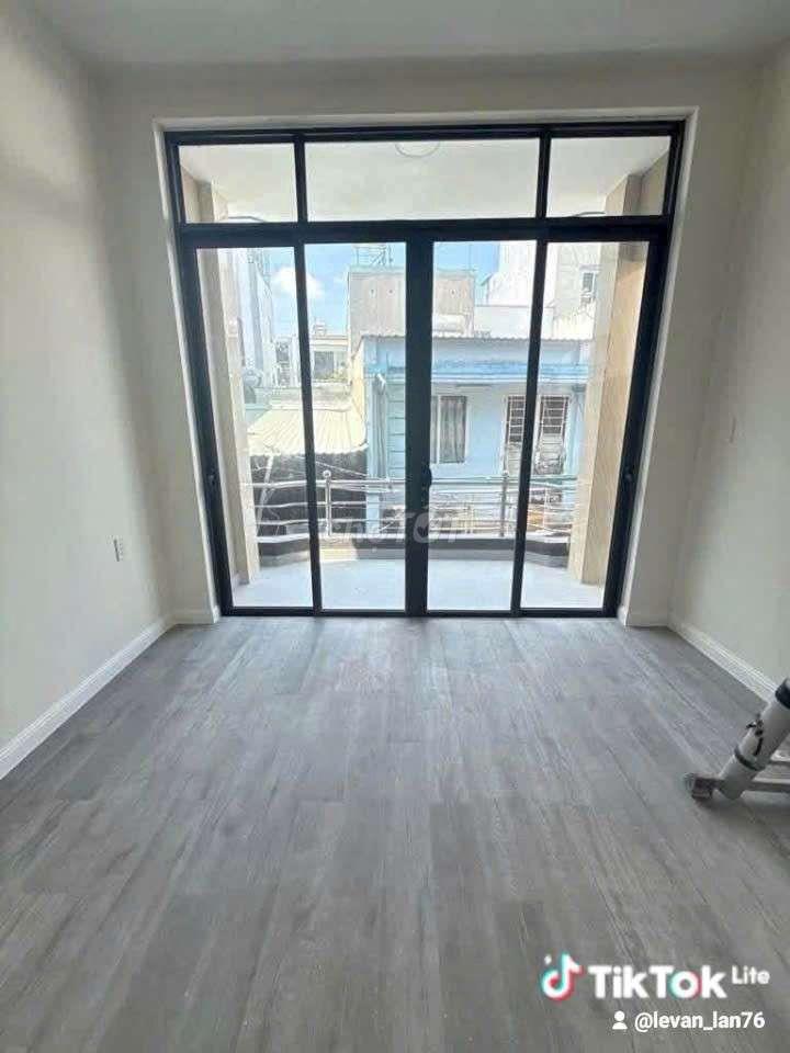 cần bán gấp nhà P ĐHT Gần khu an sương DT 4,5 x15 1 trệt 1 lầu 3PN 2WS