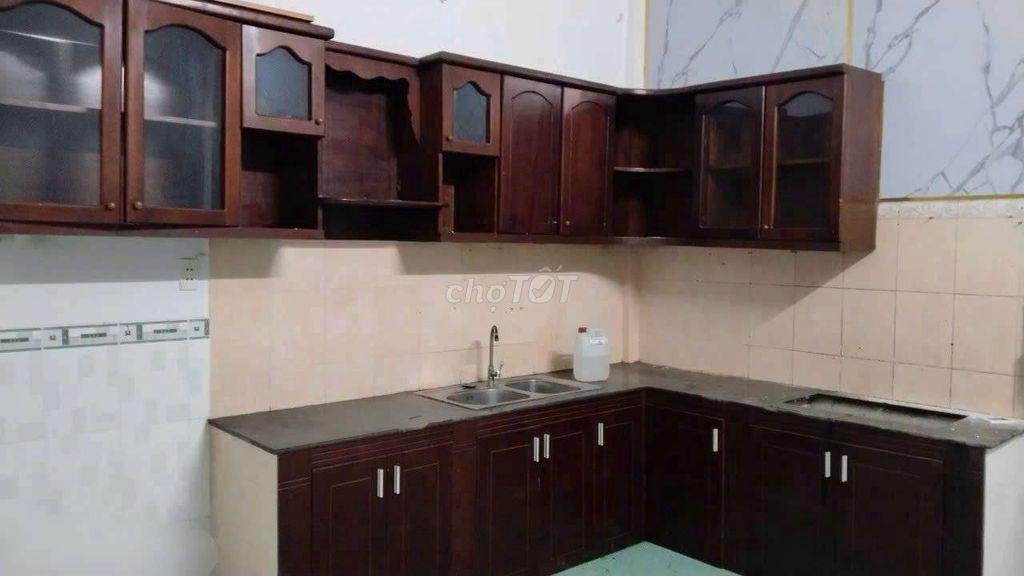 Cần bán gấp nhà cấp 4 .1 xẹt đường Phan Văn hớn DT 4 x19,6 hẻm xe hơi