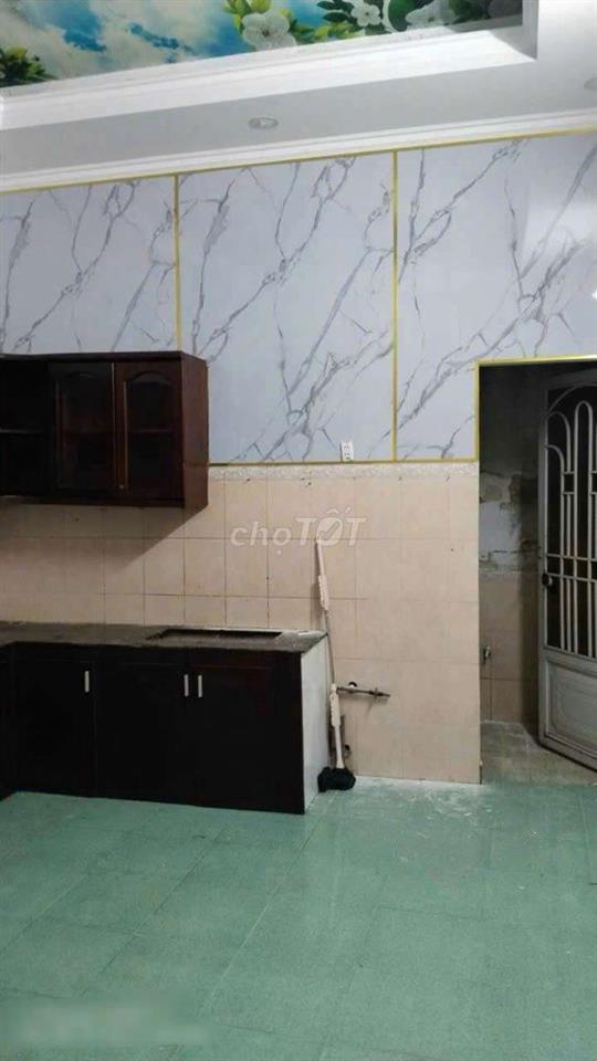 Cần bán gấp nhà cấp 4 .1 xẹt đường Phan Văn hớn DT 4 x19,6 hẻm xe hơi