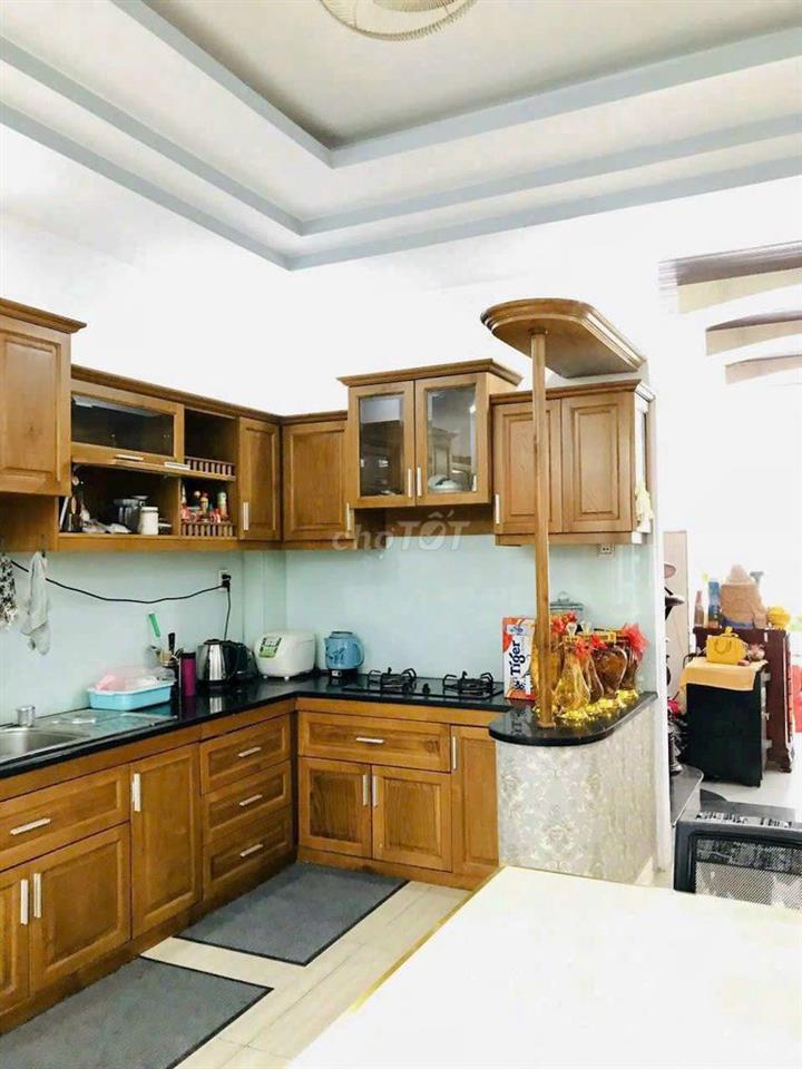 Cần bán gấp nhà mặt tiền đường khu 38 ha.DT 4,5*20  .1 trệt 3 lầu