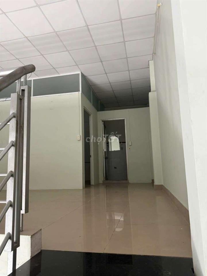 Cần bán gấp nhà cấp 4 P TTN Q12 DT 5 x12 gác lửng giá 4 tỷ 750 TL