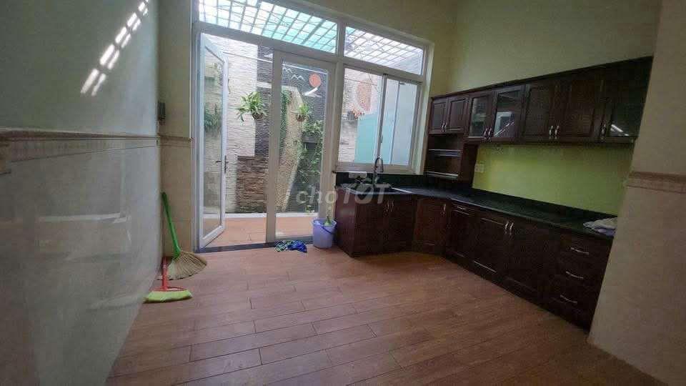 Cần cho thuê nhà PTTN  gần chợ Lạc Quan.DT 4 x28.1 trệt 3Lầu 5PN 5WS .