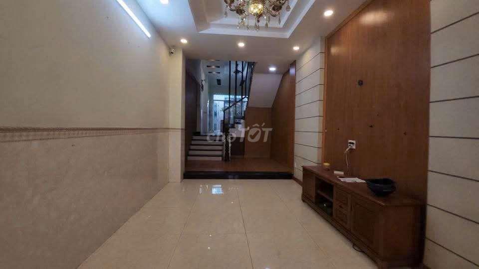 Cần cho thuê nhà PTTN  gần chợ Lạc Quan.DT 4 x28.1 trệt 3Lầu 5PN 5WS .