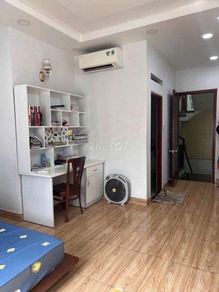 Cần cho thuê nhà PTTN  gần chợ Lạc Quan.DT 4 x28.1 trệt 3Lầu 5PN 5WS .