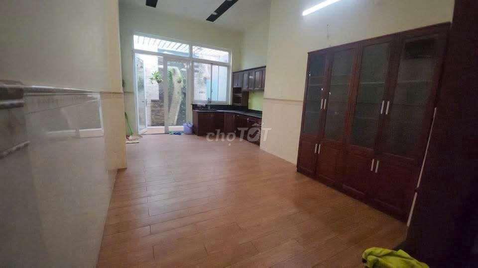 Cần cho thuê nhà PTTN  gần chợ Lạc Quan.DT 4 x28.1 trệt 3Lầu 5PN 5WS .