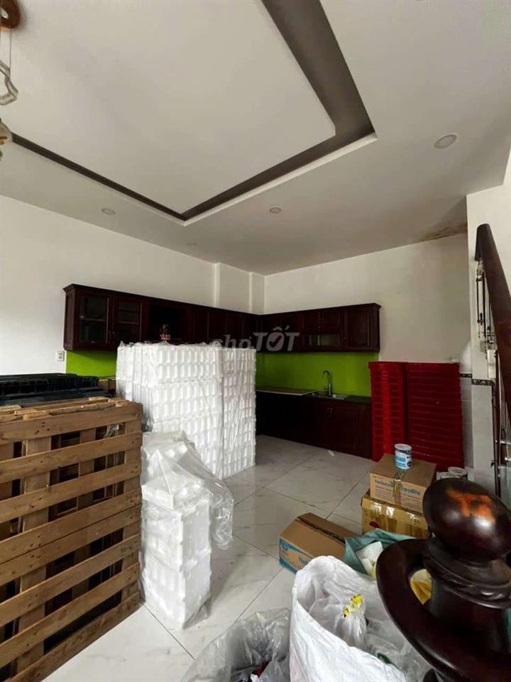 Cần cho thuê nhắ P ĐHT gần chợ cây sộp .DT 12 x14 1 trệt 2 lầu 4PN 5WS