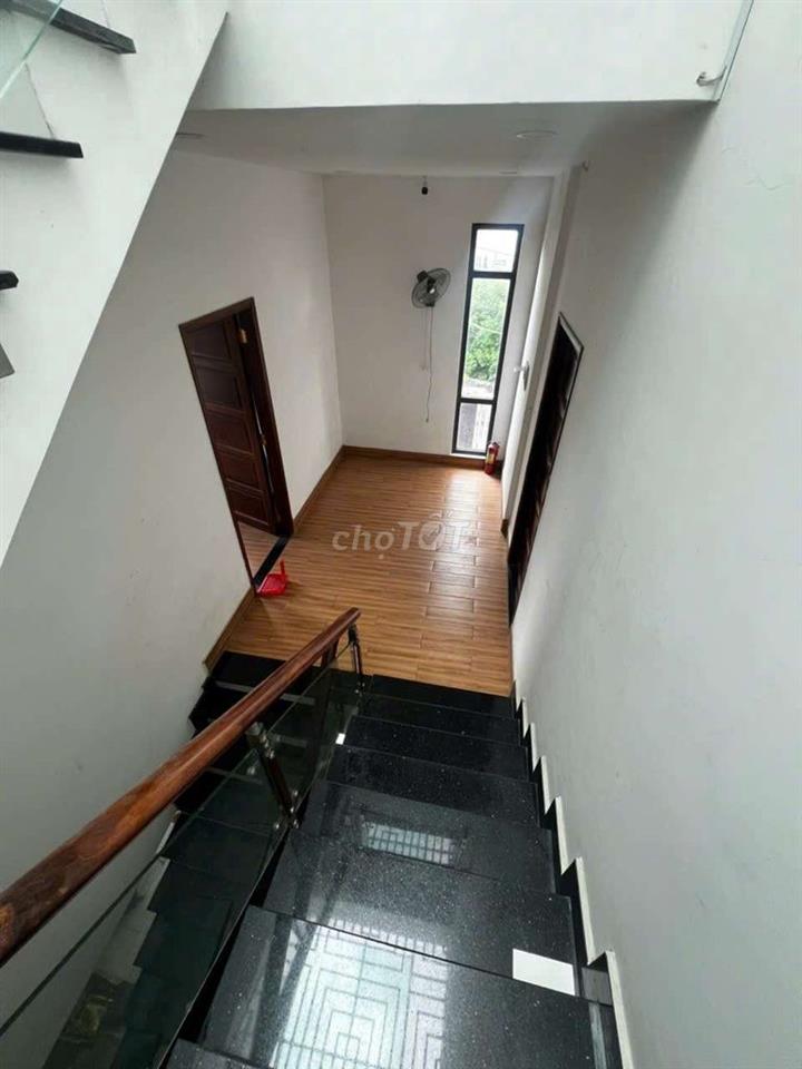 Cần cho thuê nhắ P ĐHT gần chợ cây sộp .DT 12 x14 1 trệt 2 lầu 4PN 5WS