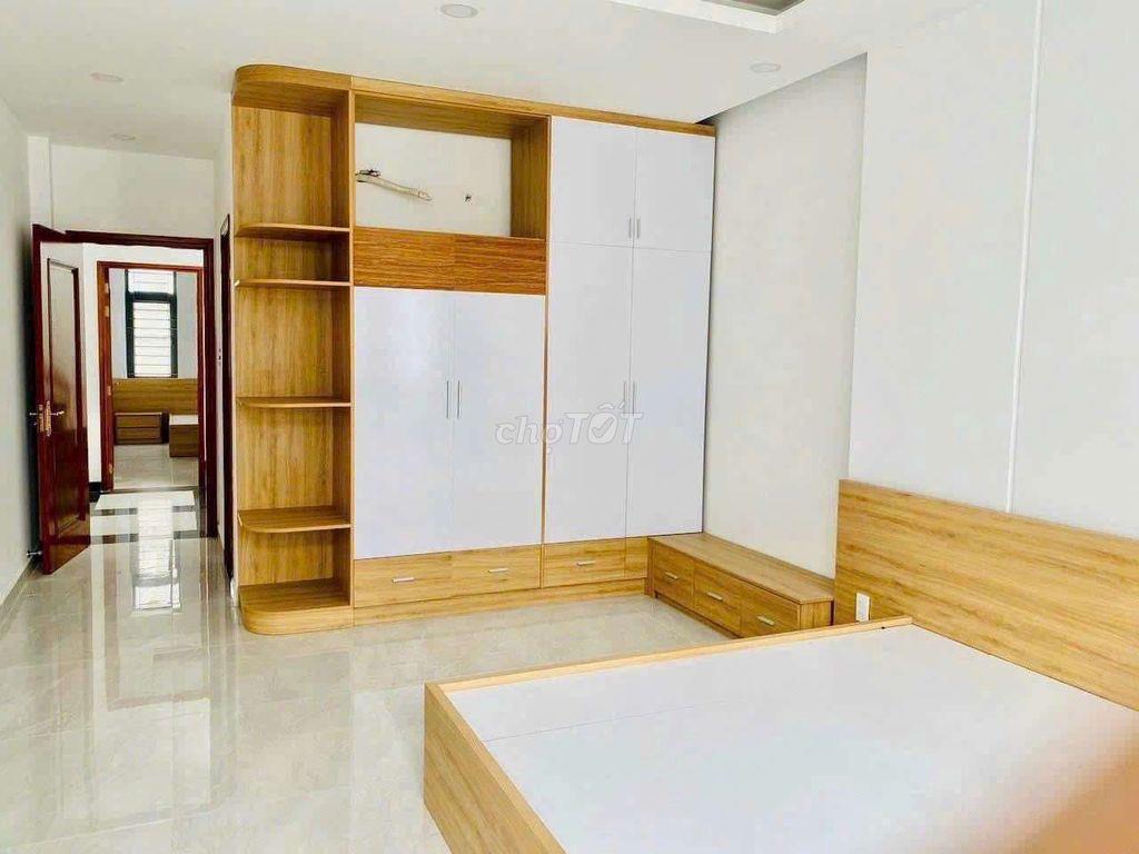 cần cho  nhà P ĐHT 17 gần cầu vươt quang trung DT 4.2 x22 1 trệt 2Lầu 