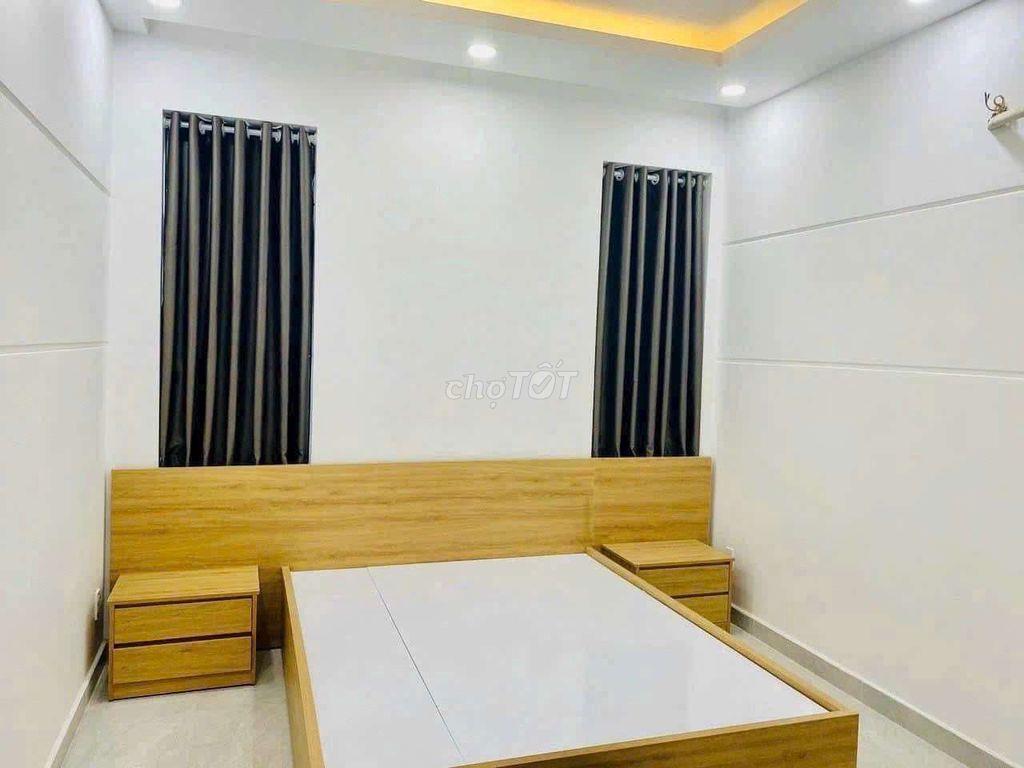 cần cho  nhà P ĐHT 17 gần cầu vươt quang trung DT 4.2 x22 1 trệt 2Lầu 