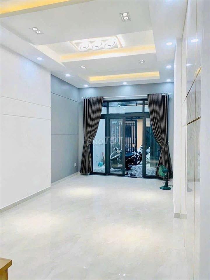 cần cho  nhà P ĐHT 17 gần cầu vươt quang trung DT 4.2 x22 1 trệt 2Lầu 