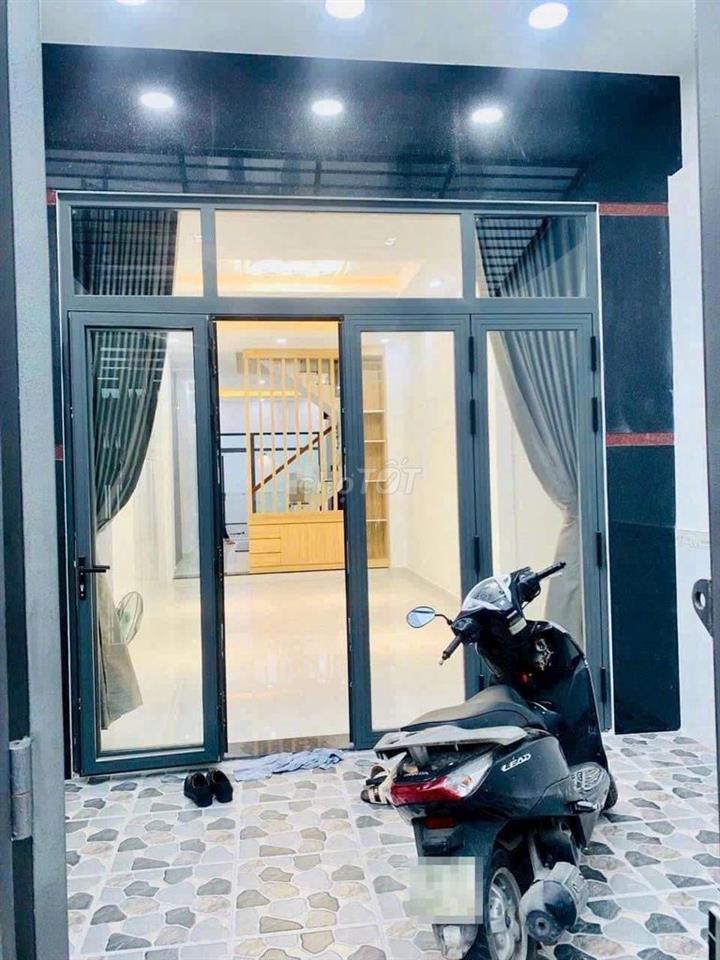 cần cho  nhà P ĐHT 17 gần cầu vươt quang trung DT 4.2 x22 1 trệt 2Lầu 