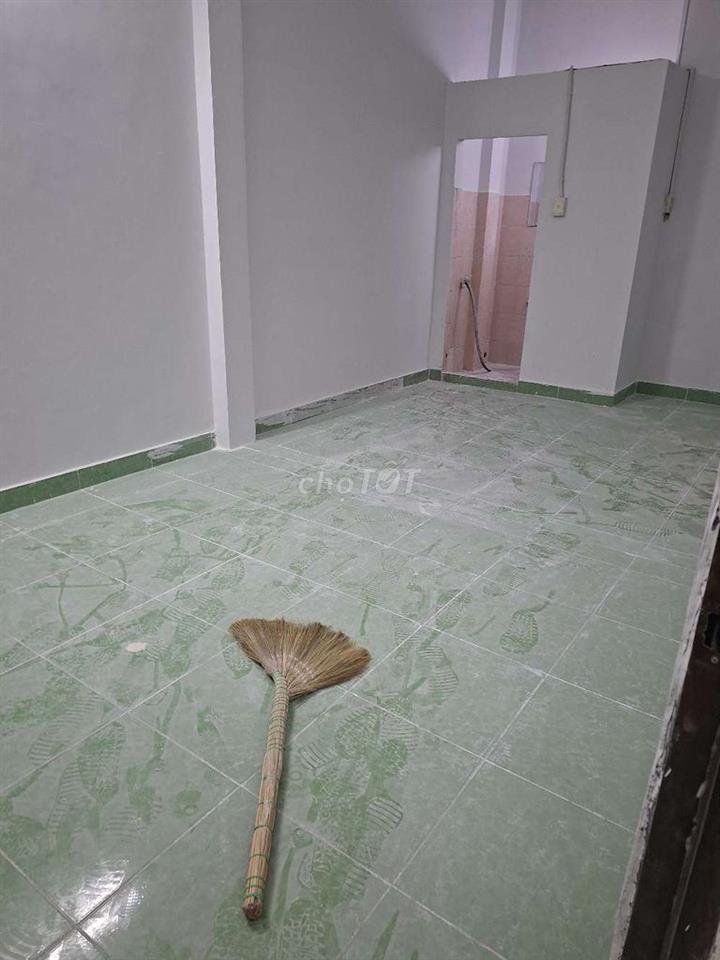 Cần cho thuê nhà PTTN DT 4 x25 .1 trẻt gác lửng 3PN 2WS hẻm xe hơi 