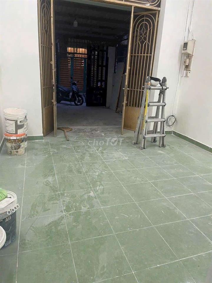 Cần cho thuê nhà PTTN DT 4 x25 .1 trẻt gác lửng 3PN 2WS hẻm xe hơi 