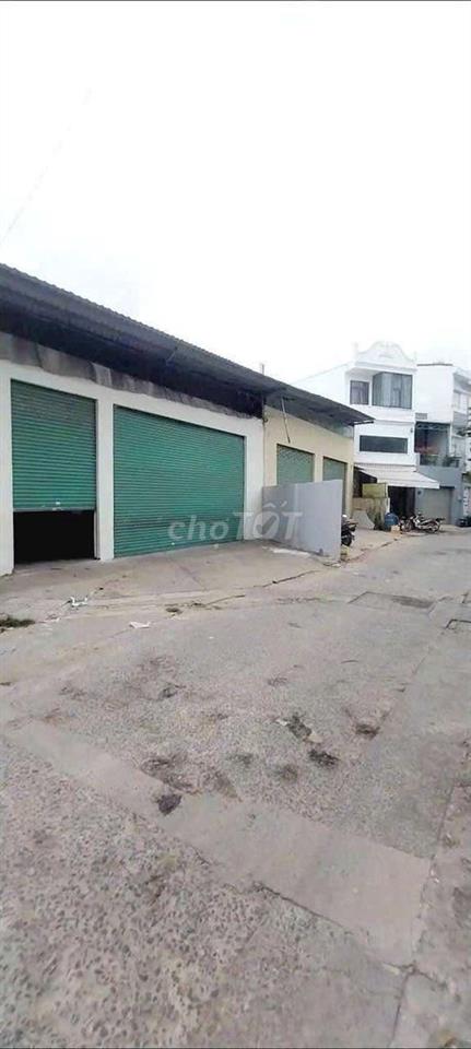 Cần cho thuê kho xưởng  mới PTTH Q12DT 10 x 30  giá 19 triệu 