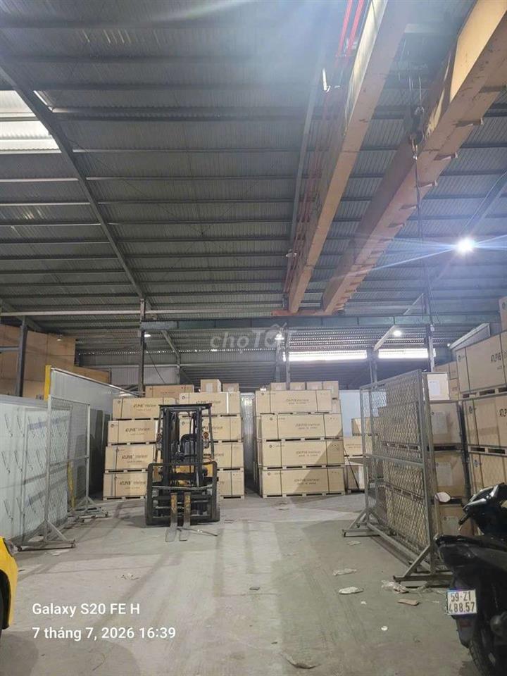 Cho Thuê xưởng PTTN Q12 DT 800m2.giá 80 triệu TL đường container .