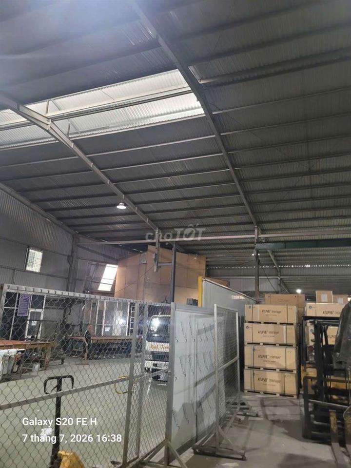  Cho Thuê xưởng PTTN Q12 DT 800m2.giá 80 triệu TL đường container .