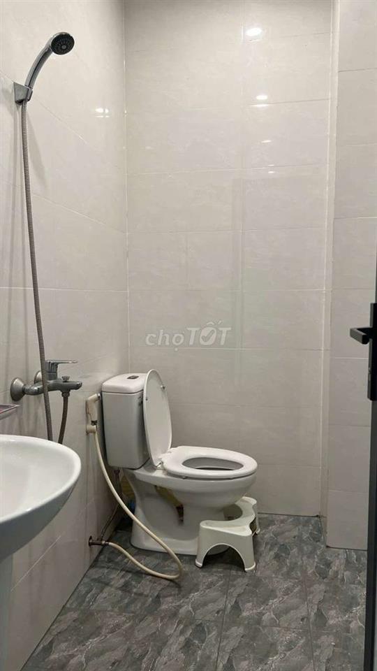 Cần Cho thuê XưởNG .ĐưỜNG ĐÔNG HƯNG ThUẬN 10 B.DT 20 X50 .Giá 60 triệu