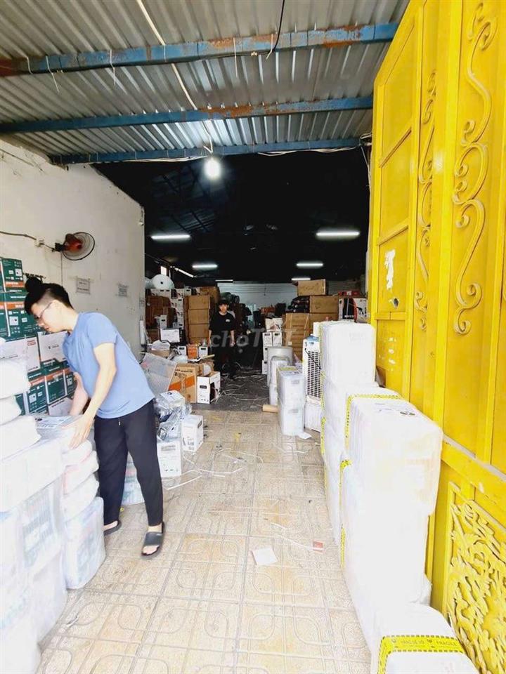 Cần cho thuê kho PTTN Q12 khu 10 ha .DT 300m giá 25 triệu. đường Công