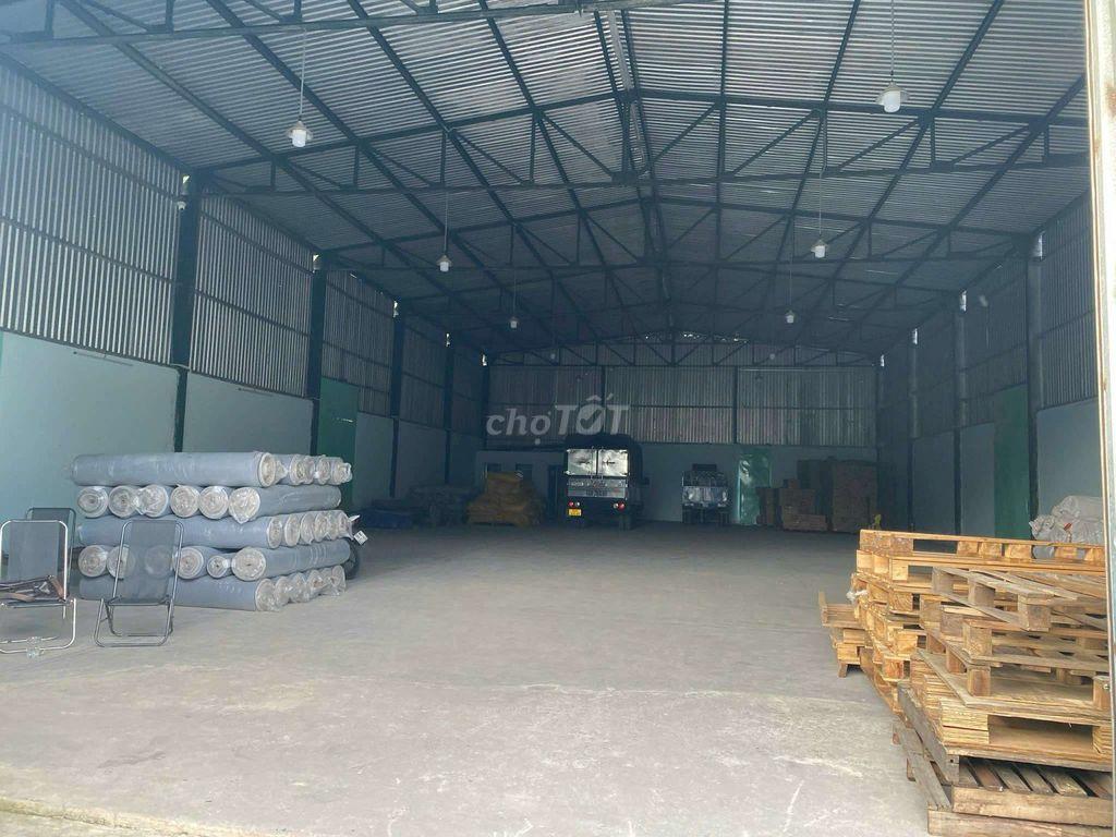 Cần Cho thuê kho Xưởng TTN Q12 .DT 16 x40 gác Lửng 300m. giá 70 triệu