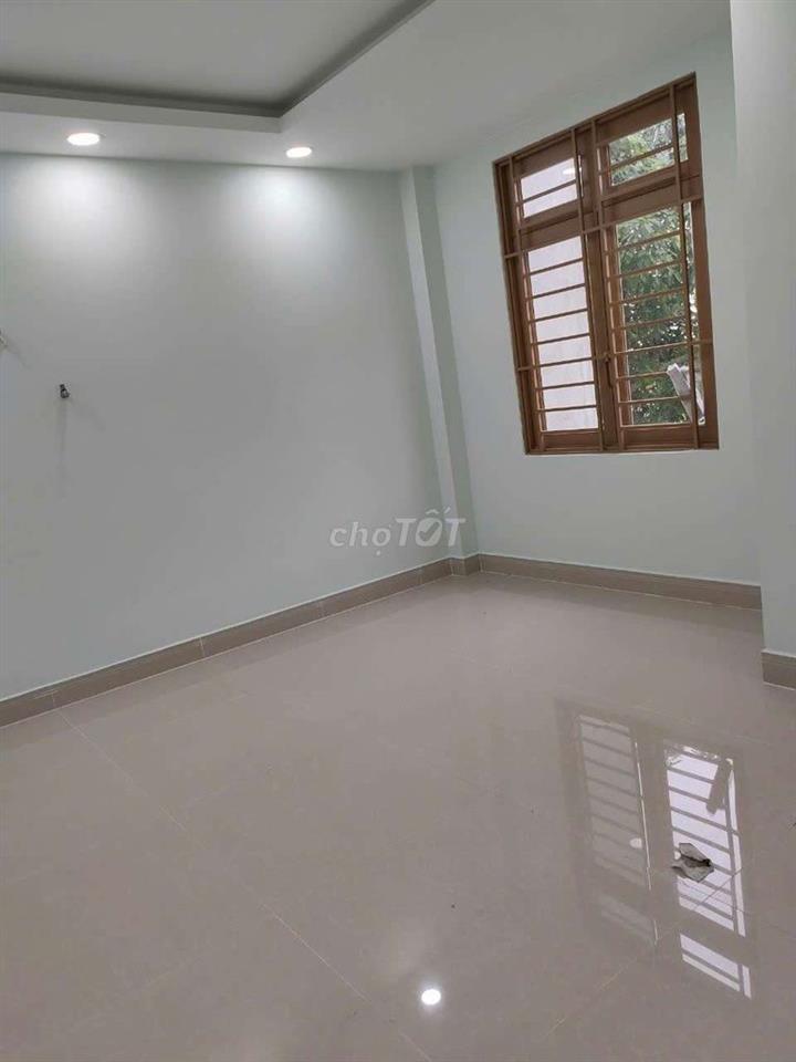 cần cho thuề nhà PTTN gần Dương Thị Giang DT 5x22 .1 trệt 2Lầu 3PN 3WS
