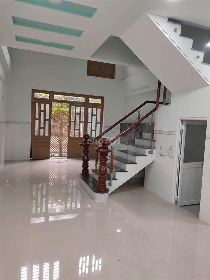 cần cho thuề nhà PTTN gần Dương Thị Giang DT 5x22 .1 trệt 2Lầu 3PN 3WS