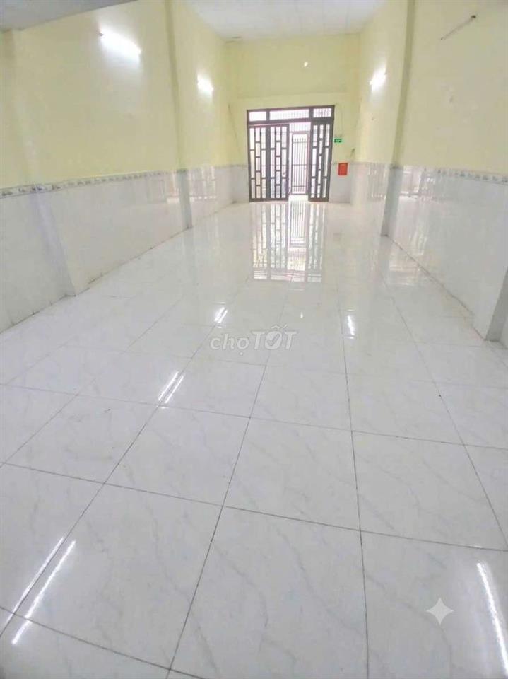 cần cho thuê nhà cầp. 4  P15 Tân Bình DT 4.5 x22 