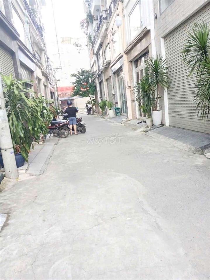 cần cho thuê nhà cầp. 4  P15 Tân Bình DT 4.5 x22 