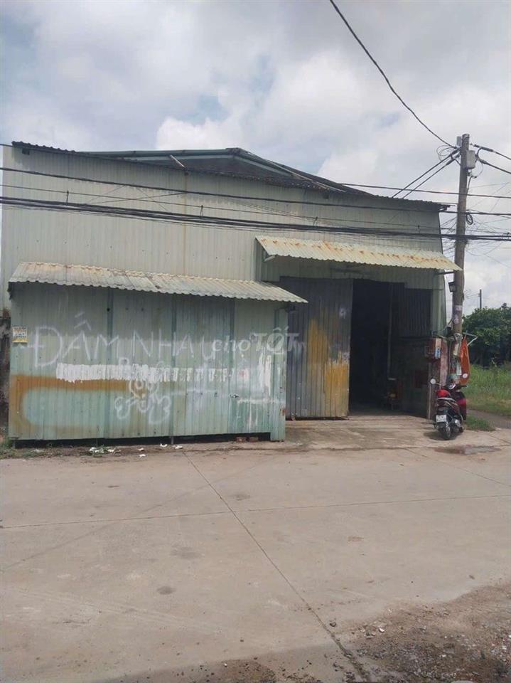 cần cho thuê xưởng xuân Thới Sơn.DT 10 x24  giá 12 triệu xe tải  lớn