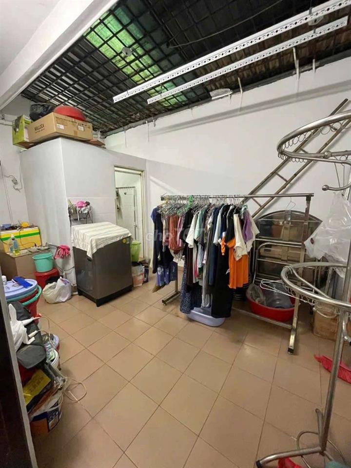cần cho thuê nhà  gần chợ cây sộp dân cư An sương.DT 5 x22 1 trệt 2lầu